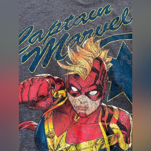 Captain Marvel female t-shirt, size medium, heather gray, GUC - Picture 2 of 3
